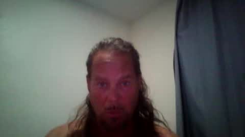 Snapshot of beachmonty chatting on 04/15/26, 02:29 beachmonty online show from 04/15/26, 02:29