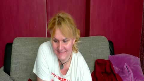 Snapshot of bealust chatting on 05/24/26, 04:28 Bea online show from 05/24/26, 04:28