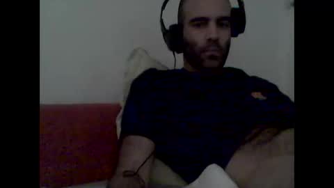 Snapshot of bear14250949 chatting on 11/26/25, 05:03 bear14250949 online show from 11/26/25, 05:03