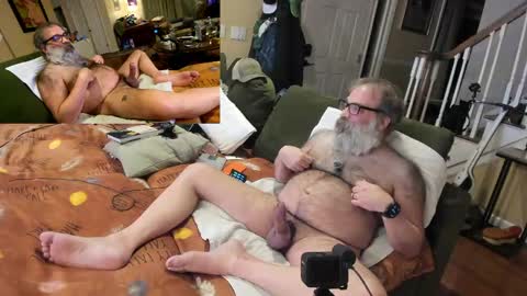 Snapshot of bear_in_mind chatting on 03/23/26, 02:26 BareBear online show from 03/23/26, 02:26