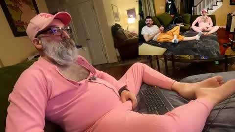 Snapshot of bear_in_mind chatting on 03/29/26, 01:16 BareBear online show from 03/29/26, 01:16