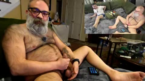 Snapshot of bear_in_mind chatting on 03/30/26, 01:06 BareBear online show from 03/30/26, 01:06