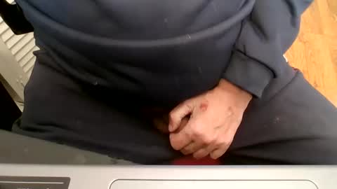 Snapshot of bearacuda555 chatting on 01/28/25, 07:10 Bruno online show from 01/28/25, 07:10