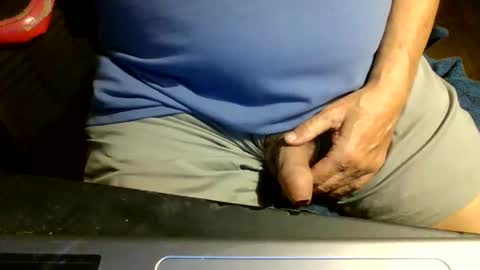 Snapshot of bearacuda555 chatting on 09/18/25, 04:47 Bruno online show from 09/18/25, 04:47