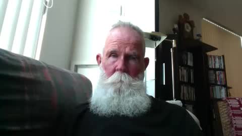 Snapshot of beardbushy chatting on 09/11/25, 04:29 beardbushy online show from 09/11/25, 04:29