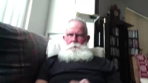 Snapshot of beardbushy chatting on 09/20/25, 03:57 beardbushy online show from 09/20/25, 03:57