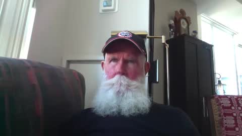 Snapshot of beardbushy chatting on 10/01/25, 03:40 beardbushy online show from 10/01/25, 03:40