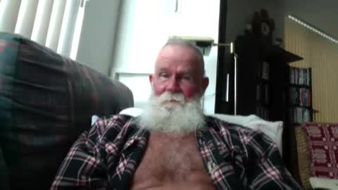 beardbushy online show from 06/18/26, 04:00
