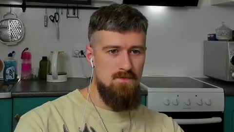 Snapshot of bearded_legend chatting on 11/14/25, 03:05 Zeus online show from 11/14/25, 03:05