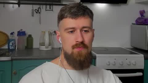 Snapshot of bearded_legend chatting on 11/16/25, 08:14 Zeus online show from 11/16/25, 08:14