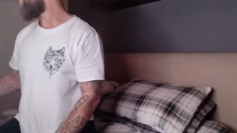 beardedtattedguy online show from 10/19/25, 03:12