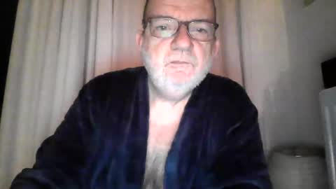 Snapshot of beardman916444 chatting on 01/11/25, 06:24 Beardman online show from 01/11/25, 06:24
