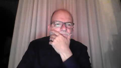 Snapshot of beardman916444 chatting on 09/23/25, 02:47 Beardman online show from 09/23/25, 02:47