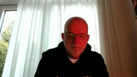 Snapshot of beardman916444 chatting on 10/26/25, 07:03 Beardman online show from 10/26/25, 07:03