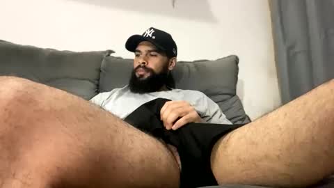 Snapshot of beardmax chatting on 09/23/25, 05:32 Min online show from 09/23/25, 05:32