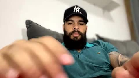 Snapshot of beardmax chatting on 10/11/25, 05:28 Min online show from 10/11/25, 05:28