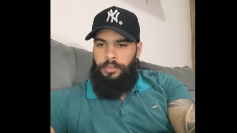 Snapshot of beardmax chatting on 10/29/25, 05:53 Min online show from 10/29/25, 05:53