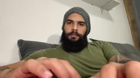 Snapshot of beardmax chatting on 11/03/25, 05:31 Min online show from 11/03/25, 05:31