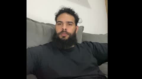 Snapshot of beardmax chatting on 11/04/25, 05:28 Min online show from 11/04/25, 05:28