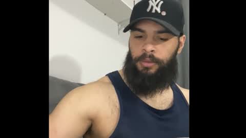 Snapshot of beardmax chatting on 11/12/25, 06:36 Min online show from 11/12/25, 06:36