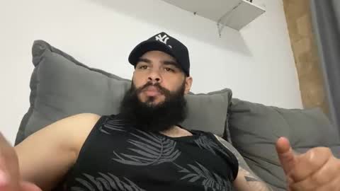 Snapshot of beardmax chatting on 11/24/25, 04:34 Min online show from 11/24/25, 04:34