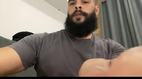 Snapshot of beardmax chatting on 12/01/25, 06:18 Min online show from 12/01/25, 06:18