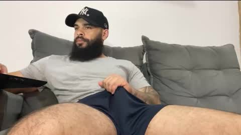 Snapshot of beardmax chatting on 12/04/25, 05:28 Min online show from 12/04/25, 05:28