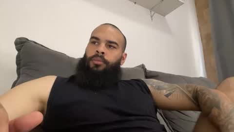 Snapshot of beardmax chatting on 12/05/25, 06:15 Min online show from 12/05/25, 06:15