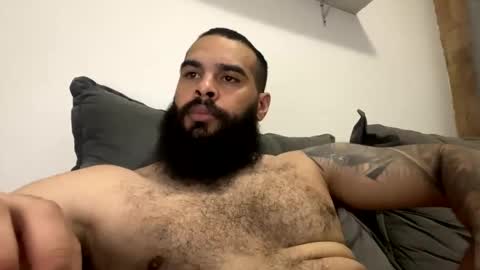 Snapshot of beardmax chatting on 01/14/26, 01:11 Min online show from 01/14/26, 01:11