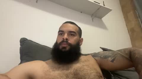 Snapshot of beardmax chatting on 01/15/26, 12:15 Min online show from 01/15/26, 12:15