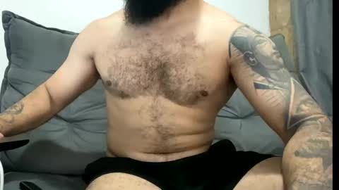 Snapshot of beardmax chatting on 02/13/26, 09:44 Min online show from 02/13/26, 09:44