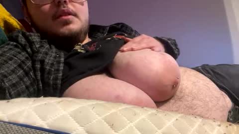 Snapshot of bearmoon820430 chatting on 12/01/25, 04:39 bearmoon820430 online show from 12/01/25, 04:39