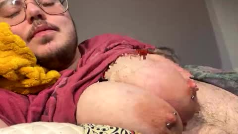 Snapshot of bearmoon820430 chatting on 12/05/25, 03:59 bearmoon820430 online show from 12/05/25, 03:59