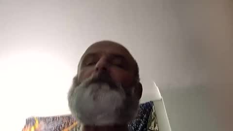 Snapshot of bearneked chatting on 01/29/25, 03:12 bearneked online show from 01/29/25, 03:12