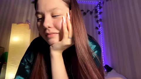 Snapshot of beataschielke chatting on 02/16/26, 12:01 Bella online show from 02/16/26, 12:01