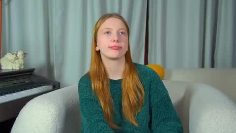 Snapshot of beatricebinoche chatting on 03/08/26, 06:17 Beatrice online show from 03/08/26, 06:17