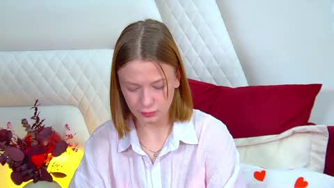 Snapshot of beatricebinoche chatting on 03/24/26, 06:18 Beatrice online show from 03/24/26, 06:18