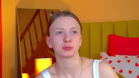 Snapshot of beatricebinoche chatting on 04/15/26, 07:43 Beatrice online show from 04/15/26, 07:43