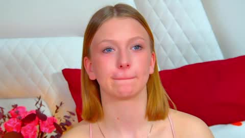 Snapshot of beatricebinoche chatting on 04/17/26, 06:33 Beatrice online show from 04/17/26, 06:33