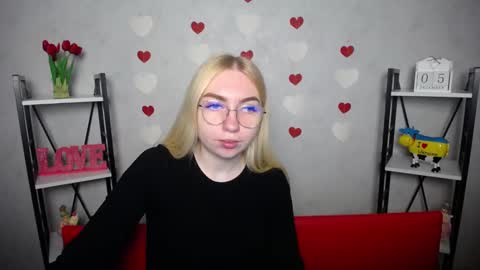 BeatriceFlyy online show from 12/05/24, 12:11