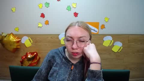 BeatriceFlyy online show from 09/19/25, 11:55