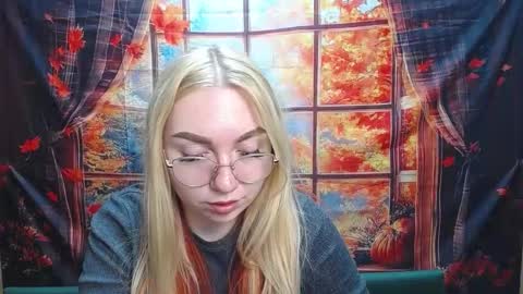 BeatriceFlyy online show from 11/18/25, 04:11