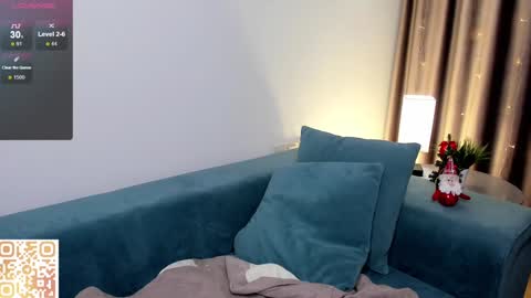 Snapshot of beatrixcutsforth chatting on 12/22/24, 01:22 Beatrix or Triss3 online show from 12/22/24, 01:22