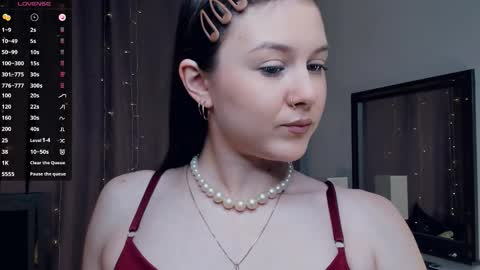 Snapshot of beatrixcutsforth chatting on 09/23/25, 06:38 Beatrix or Triss3 online show from 09/23/25, 06:38