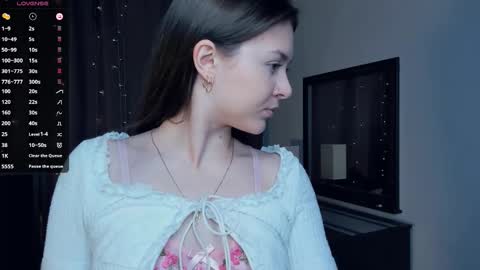 Snapshot of beatrixcutsforth chatting on 09/24/25, 06:17 Beatrix or Triss3 online show from 09/24/25, 06:17