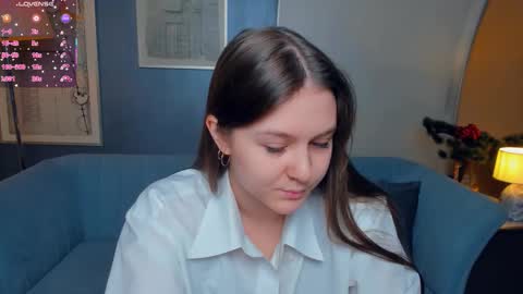 Snapshot of beatrixcutsforth chatting on 10/15/25, 07:52 Beatrix or Triss3 online show from 10/15/25, 07:52