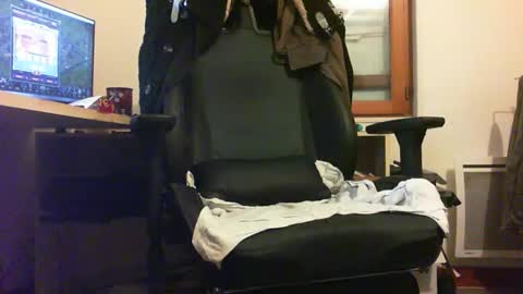 beaugosse39 online show from 04/15/26, 02:18