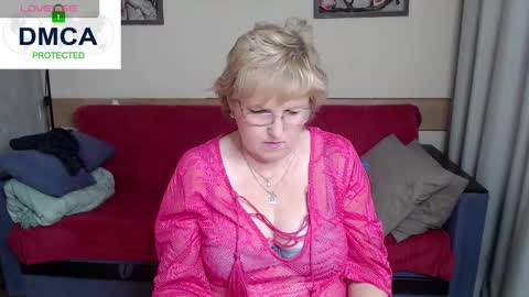 Snapshot of beautiful_lina7 chatting on 11/30/25, 06:28 your Lana online show from 11/30/25, 06:28