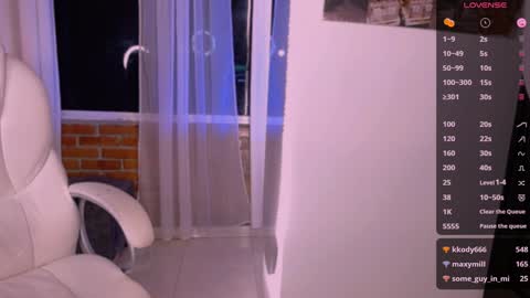 Snapshot of beautifulchleo chatting on 02/05/25, 03:55 Chleo online show from 02/05/25, 03:55
