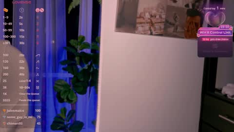 Snapshot of beautifulchleo chatting on 02/28/25, 05:26 Chleo online show from 02/28/25, 05:26